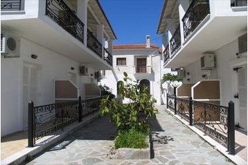 Grecia Privát Acharavi, Esterno